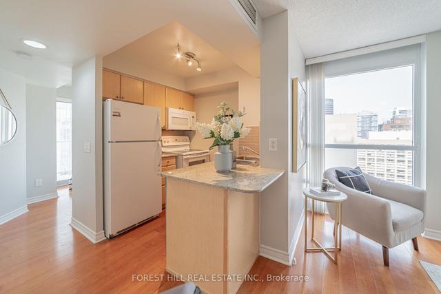 1702 - 763 Bay St, Condo with 1 bedrooms, 1 bathrooms and 1 parking in Toronto ON | Image 24