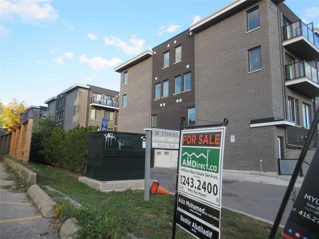 7 - 2063 Weston Rd, Townhouse with 3 bedrooms, 3 bathrooms and 1 parking in Toronto ON | Image 1