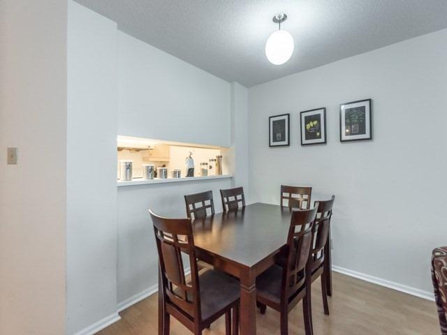 1102 - 717 Bay St, Condo with 2 bedrooms, 2 bathrooms and null parking in Toronto ON | Image 6