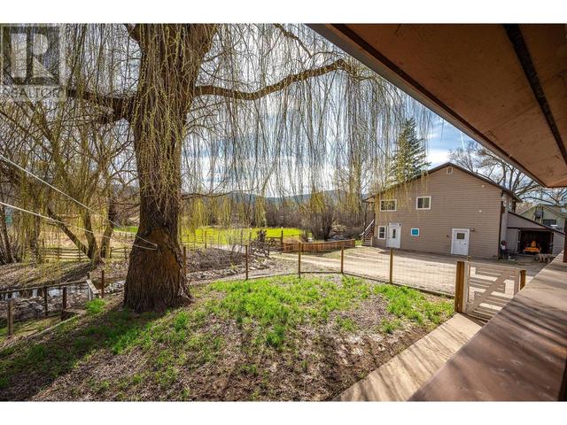 3312 6 Highway, House detached with 3 bedrooms, 2 bathrooms and 10 parking in North Okanagan D BC | Image 4