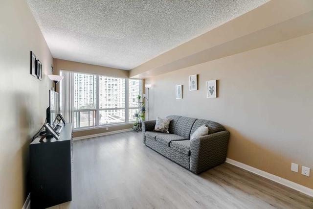 711 - 8 Lee Centre Dr, Condo with 2 bedrooms, 2 bathrooms and 1 parking in Toronto ON | Image 7