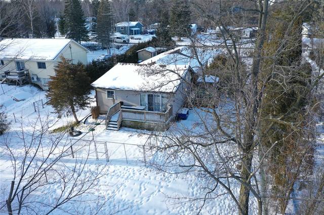 36 Cowans Cres, House detached with 3 bedrooms, 1 bathrooms and 6 parking in Kawartha Lakes ON | Image 12