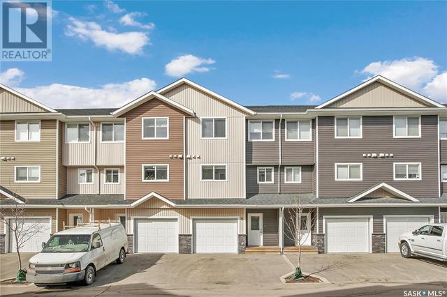 5 - 1060 Parr Hill Drive, House attached with 3 bedrooms, 3 bathrooms and null parking in Martensville SK | Image 2