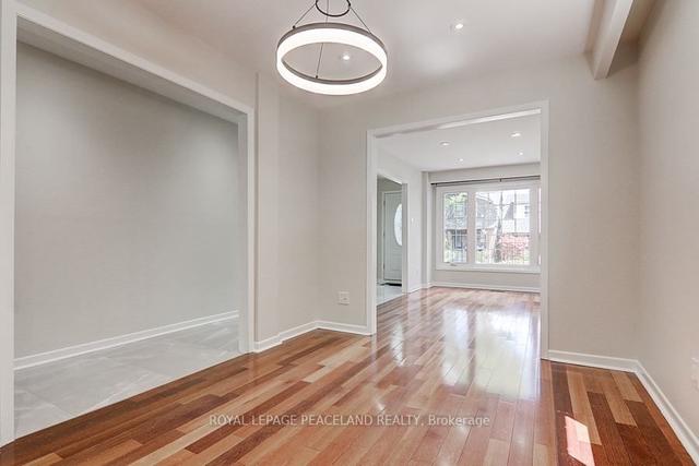 110 Leslie St, House semidetached with 3 bedrooms, 2 bathrooms and 1 parking in Toronto ON | Image 19