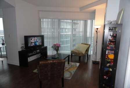 shterm - 60 Absolute Ave, Condo with 2 bedrooms, 1 bathrooms and 1 parking in Mississauga ON | Image 4