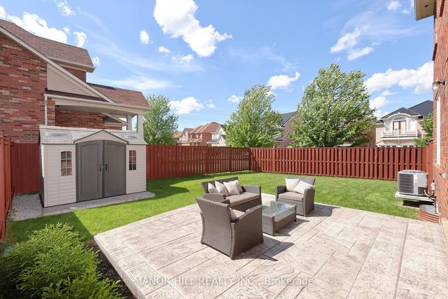 7314 Saint Barbara Blvd, House detached with 4 bedrooms, 3 bathrooms and 6 parking in Mississauga ON | Image 17