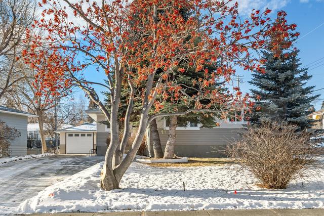 17 Simons Crescent Nw, House detached with 4 bedrooms, 3 bathrooms and 1 parking in Calgary AB | Image 10