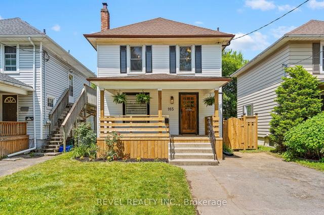 165 Russell Ave, House detached with 3 bedrooms, 1 bathrooms and 2 parking in St. Catharines ON | Image 1