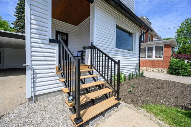 271 Ridout Street S, House detached with 3 bedrooms, 1 bathrooms and 2 parking in London ON | Image 4