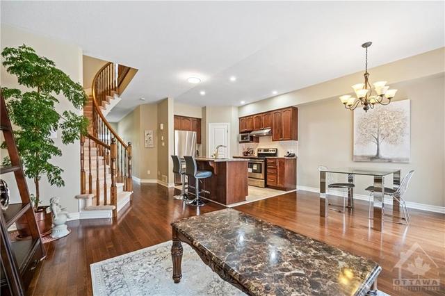 213 Butterfly Walk, Townhouse with 3 bedrooms, 3 bathrooms and 3 parking in Ottawa ON | Image 6