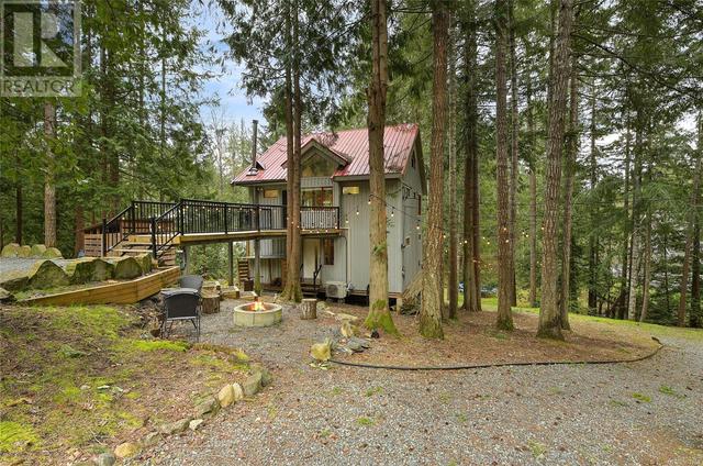 1706 Wooden Rd, House detached with 3 bedrooms, 3 bathrooms and 4 parking in Cowichan Valley B BC | Image 1