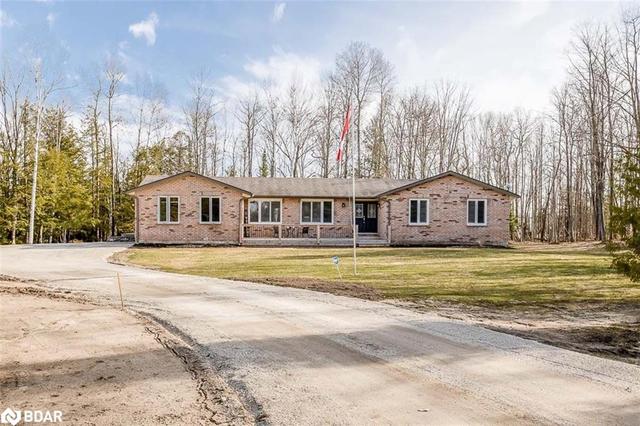 5259 Sunndale Concession 5 Road, House detached with 3 bedrooms, 2 bathrooms and 12 parking in Clearview ON | Image 1