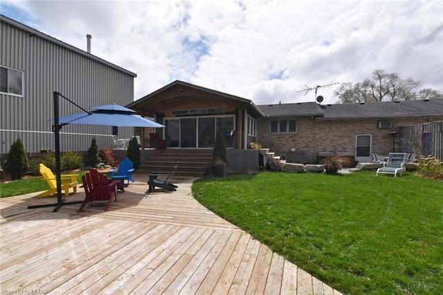 8520 Lakeshore Road, House detached with 5 bedrooms, 3 bathrooms and 28 parking in Lambton Shores ON | Image 1