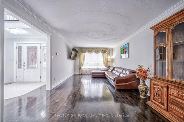 2636 Kennedy Rd, House detached with 4 bedrooms, 4 bathrooms and 10 parking in Toronto ON | Image 2