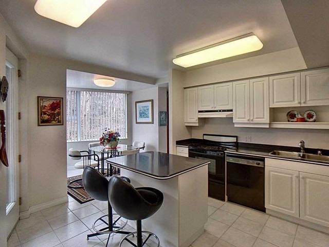 306 - 77 Governor's Rd, Condo with 2 bedrooms, 2 bathrooms and 0 parking in Hamilton ON | Image 3