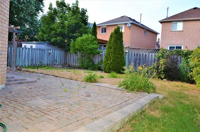 171 Cresthaven Rd, House detached with 3 bedrooms, 3 bathrooms and 3 parking in Brampton ON | Image 18