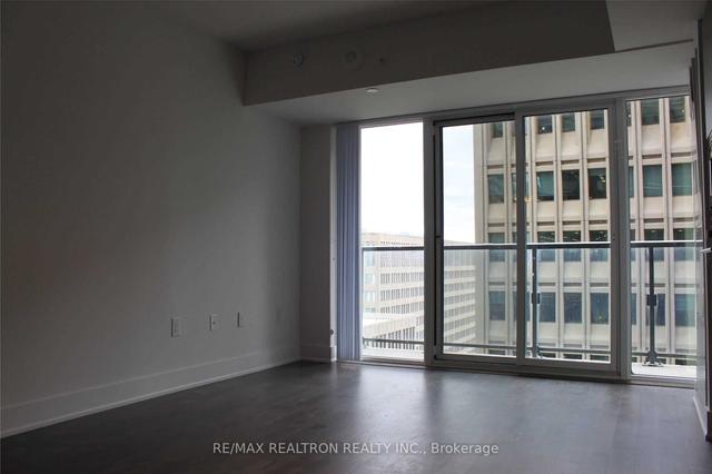 1808 - 955 Bay St, Condo with 1 bedrooms, 1 bathrooms and 0 parking in Toronto ON | Image 11