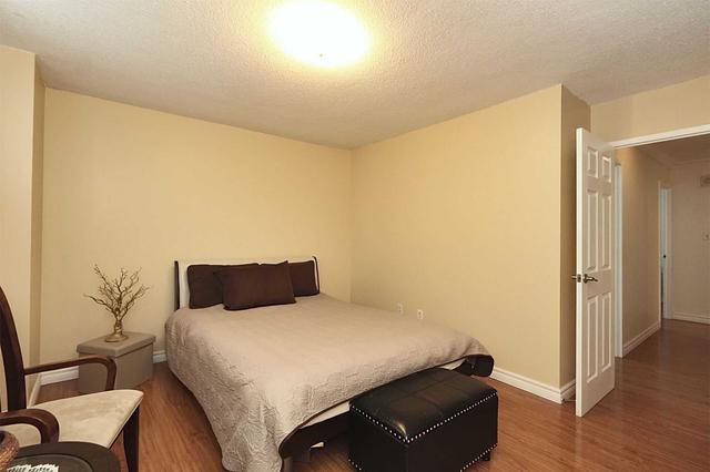1201 - 1338 York Mills Rd, Condo with 3 bedrooms, 2 bathrooms and 1 parking in Toronto ON | Image 11