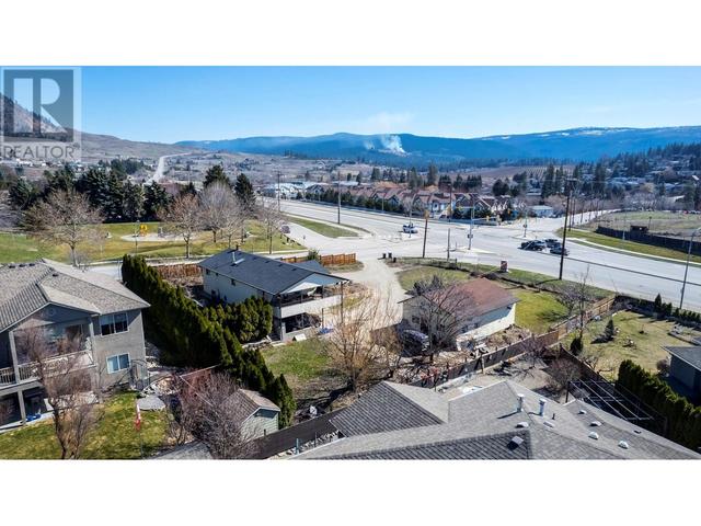 1584 Highway 33 E, House detached with 4 bedrooms, 2 bathrooms and 20 parking in Kelowna BC | Image 5