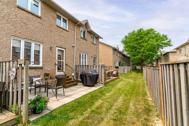 10 - 1809 Upper Wentworth St, Townhouse with 3 bedrooms, 3 bathrooms and 2 parking in Hamilton ON | Image 26