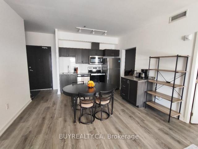 422 - 430 Essa Rd, Condo with 2 bedrooms, 2 bathrooms and 1 parking in Barrie ON | Image 2