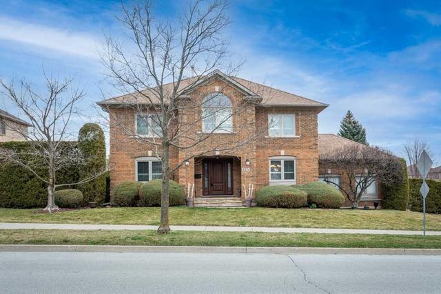 1745 Kerns Rd, House detached with 4 bedrooms, 3 bathrooms and 6 parking in Burlington ON | Image 1
