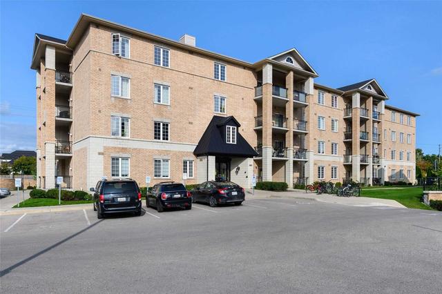 210 - 1083 Gordon St, Condo with 3 bedrooms, 2 bathrooms and 1 parking in Guelph ON | Image 1