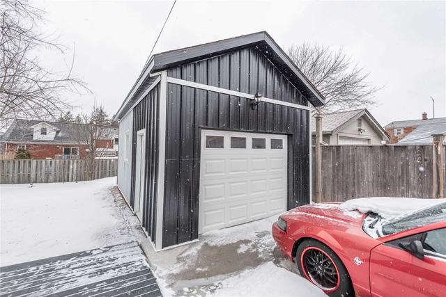 26 Fourth Ave, House semidetached with 3 bedrooms, 4 bathrooms and 7 parking in Kitchener ON | Image 31