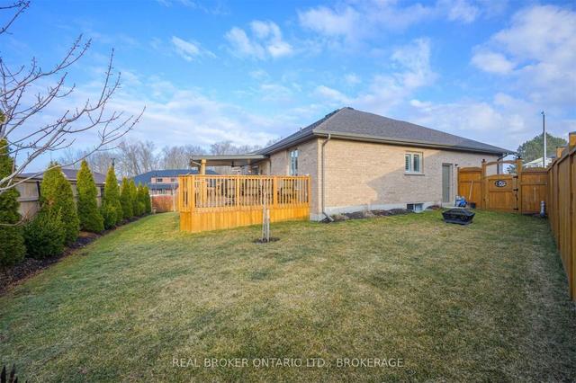 79 Thomson Rd, House detached with 2 bedrooms, 3 bathrooms and 4 parking in Norfolk County ON | Image 25