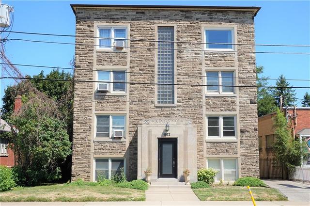 3 - 802 King Street W, Condo with 2 bedrooms, 1 bathrooms and 1 parking in Hamilton ON | Image 1