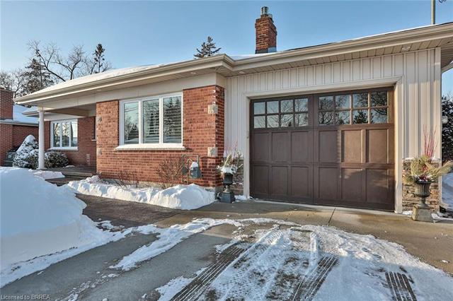 84 Henderson Avenue, House detached with 4 bedrooms, 2 bathrooms and 3 parking in Brantford ON | Image 2