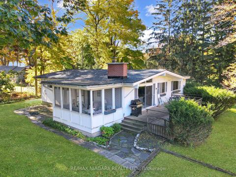 4893 Brown Rd, House detached with 4 bedrooms, 2 bathrooms and 9 parking in Fort Erie ON | Card Image