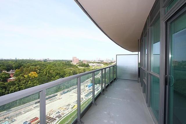 lph23 - 35 Brian Peck Cres, Condo with 2 bedrooms, 2 bathrooms and 1 parking in Toronto ON | Image 8