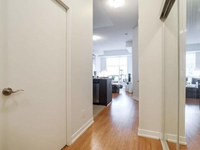 1003 - 840 Queen's Plate Dr, Condo with 1 bedrooms, 2 bathrooms and 1 parking in Toronto ON | Image 7