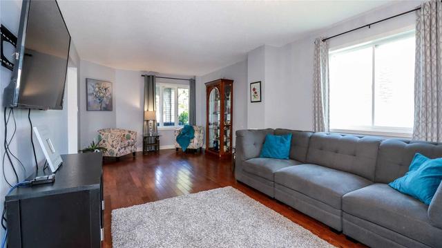 43 Rundle Cres, House detached with 4 bedrooms, 3 bathrooms and 5 parking in Barrie ON | Image 3