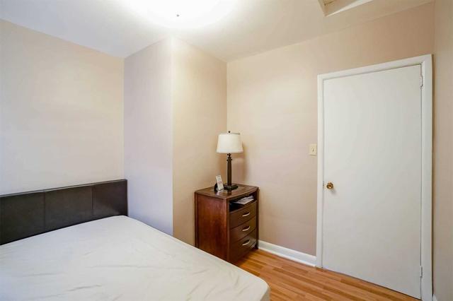 156 Barons Ave N, House detached with 2 bedrooms, 2 bathrooms and 1 parking in Hamilton ON | Image 3