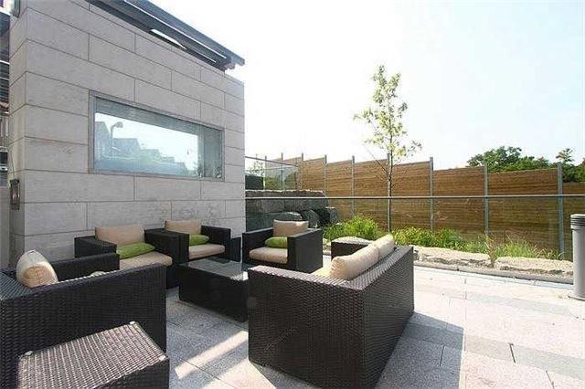 Lph 2 - 35 Brian Peck Cres, Condo with 1 bedrooms, 1 bathrooms and 1 parking in Toronto ON | Image 5