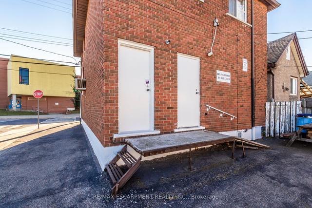 1295 Cannon St E, House detached with 2 bedrooms, 2 bathrooms and 5 parking in Hamilton ON | Image 28