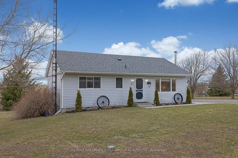 303 Yelverton Rd, House detached with 2 bedrooms, 2 bathrooms and 6 parking in Kawartha Lakes ON | Card Image