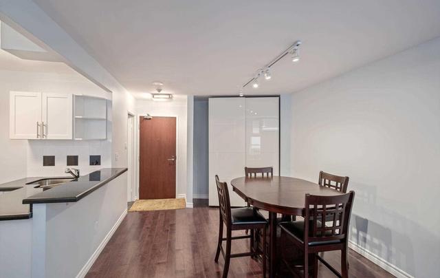 1413 - 1055 Bay St, Condo with 1 bedrooms, 1 bathrooms and 1 parking in Toronto ON | Image 2