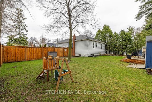 32 Cumming Crt, House detached with 2 bedrooms, 2 bathrooms and 5 parking in Hamilton ON | Image 31