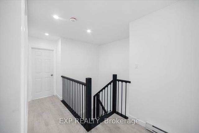5 - 2899 Islington Ave W, Townhouse with 3 bedrooms, 3 bathrooms and 2 parking in Toronto ON | Image 2