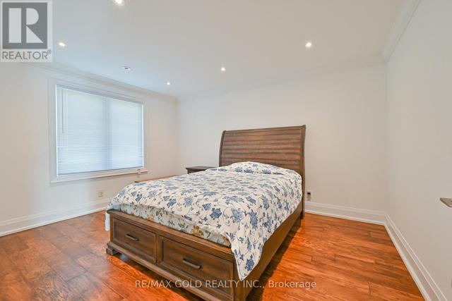 110 Richardson Ave, House detached with 4 bedrooms, 4 bathrooms and 5 parking in Toronto ON | Image 22