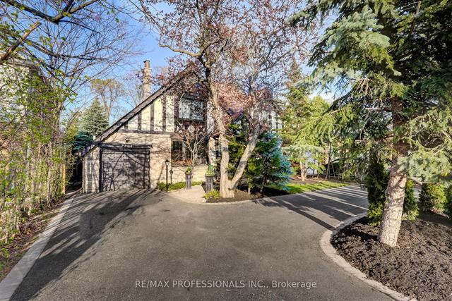 1207 Royal York Rd, House detached with 3 bedrooms, 4 bathrooms and 4 parking in Toronto ON | Image 12
