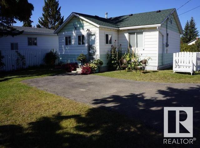 5003 50 Av, House detached with 2 bedrooms, 1 bathrooms and null parking in Thorhild County AB | Image 39