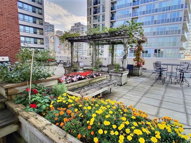 1004 - 192 Jarvis St, Condo with 2 bedrooms, 2 bathrooms and 1 parking in Toronto ON | Image 11
