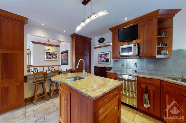 274 Faircrest Road, House detached with 5 bedrooms, 2 bathrooms and 8 parking in Ottawa ON | Image 8