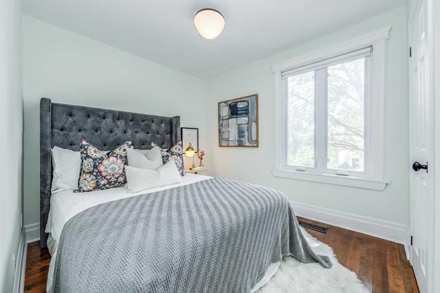 39 Wroxeter Ave, House semidetached with 4 bedrooms, 3 bathrooms and 1 parking in Toronto ON | Image 5