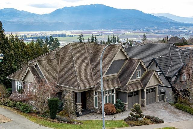 2660 Eagle Mountain Drive, House detached with 6 bedrooms, 5 bathrooms and 4 parking in Abbotsford BC | Image 1