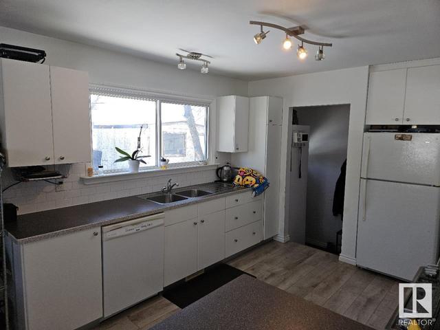 4907 44 St, House detached with 3 bedrooms, 1 bathrooms and null parking in Two Hills AB | Image 7